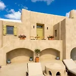 Kamari Real Living, With Caldera Views And Jacuzzi