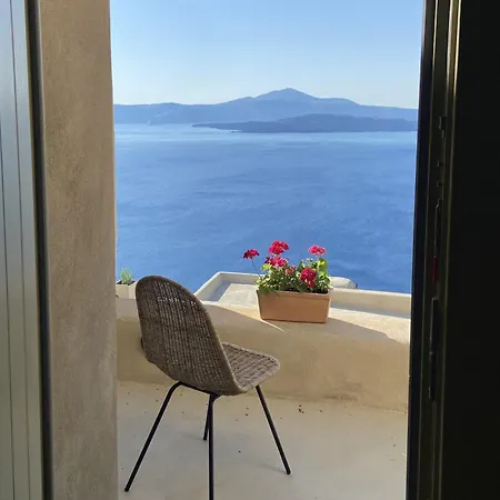 Kamari Real Living, With Caldera Views And Jacuzzi