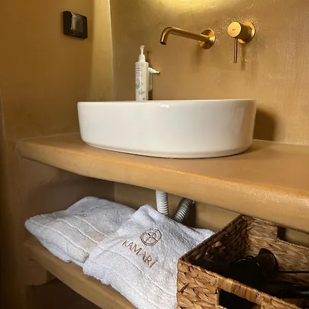 Casa vacanze Kamari Real Living, With Caldera Views And Jacuzzi