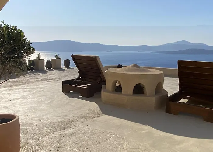 Kamari Real Living, With Caldera Views And Jacuzzi Nyaraló Thirasziá