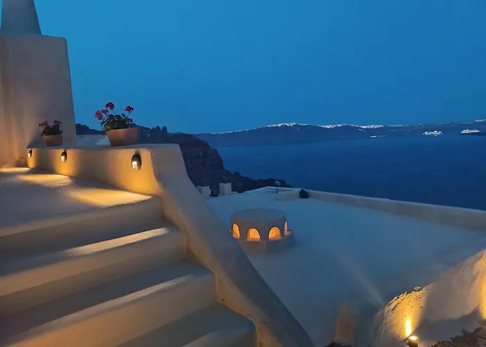 Kamari Real Living, With Caldera Views And Jacuzzi Nyaraló