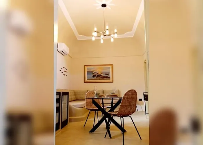 Nyaraló Kamari Real Living, With Caldera Views And Jacuzzi Thirasziá