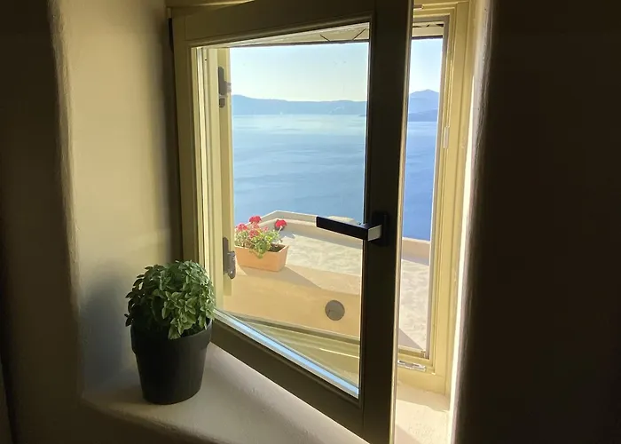 Nyaraló Kamari Real Living, With Caldera Views And Jacuzzi *