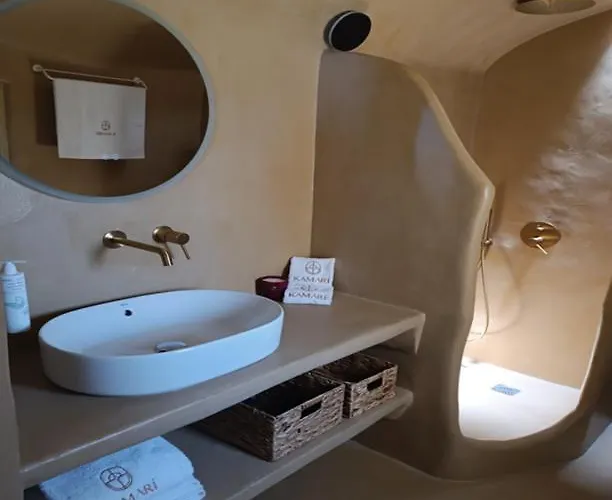 Kamari Real Living, With Caldera Views And Jacuzzi Nyaraló