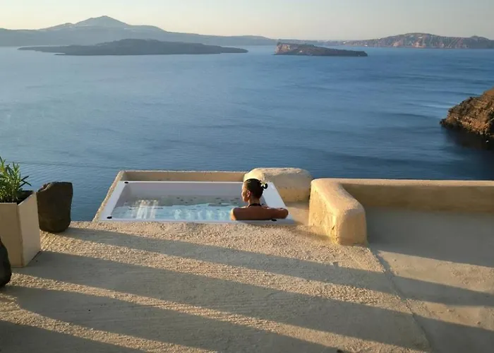 Nyaraló Kamari Real Living, With Caldera Views And Jacuzzi Thirasziá