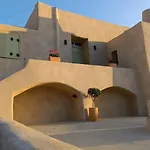 Semesterbostad Kamari Real Living, With Caldera Views And Jacuzzi Thirasia