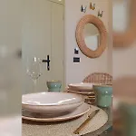 Semesterbostad Kamari Real Living, With Caldera Views And Jacuzzi