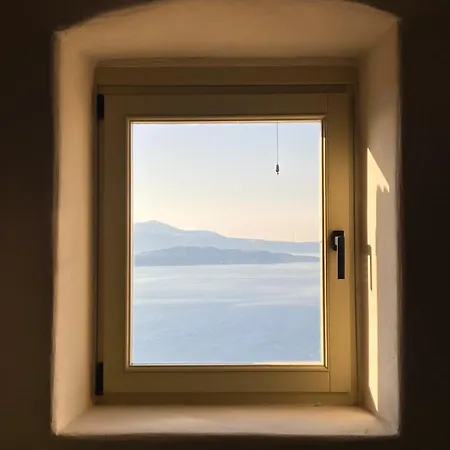 Ferienhaus Kamari Real Living, With Caldera Views And Jacuzzi Thirasia