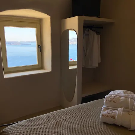 Kamari Real Living, With Caldera Views And Jacuzzi Ferienhaus
