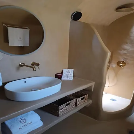 Kamari Real Living, With Caldera Views And Jacuzzi Σπίτι διακοπών