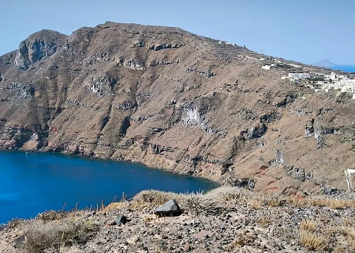 Kamari Real Living, With Caldera Views And Jacuzzi Ferienhaus *